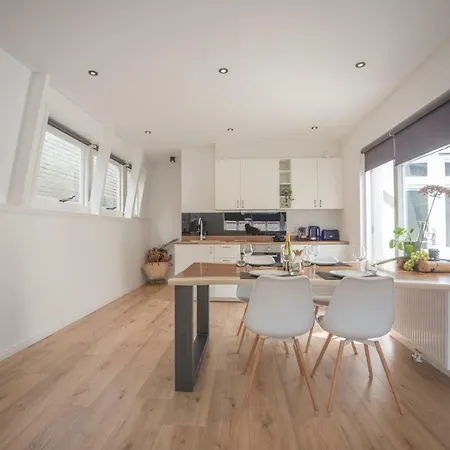 Apartment Sack-time Fashion Boutique 1 & 2