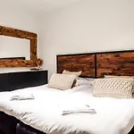 Sack-time Fashion Boutique 1 & 2 *