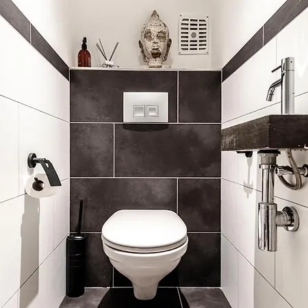 Sack-time Fashion Boutique 1 & 2 דירה *